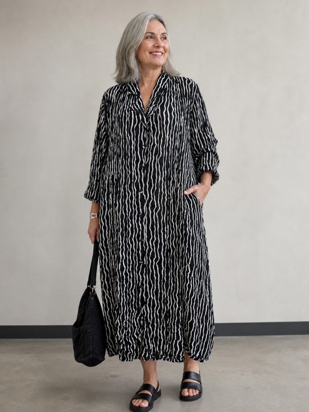 ALQUEMA Women’s Size 2 (US 10-14 ) Black & White Stripe Crinkle Midi Shirt Dress